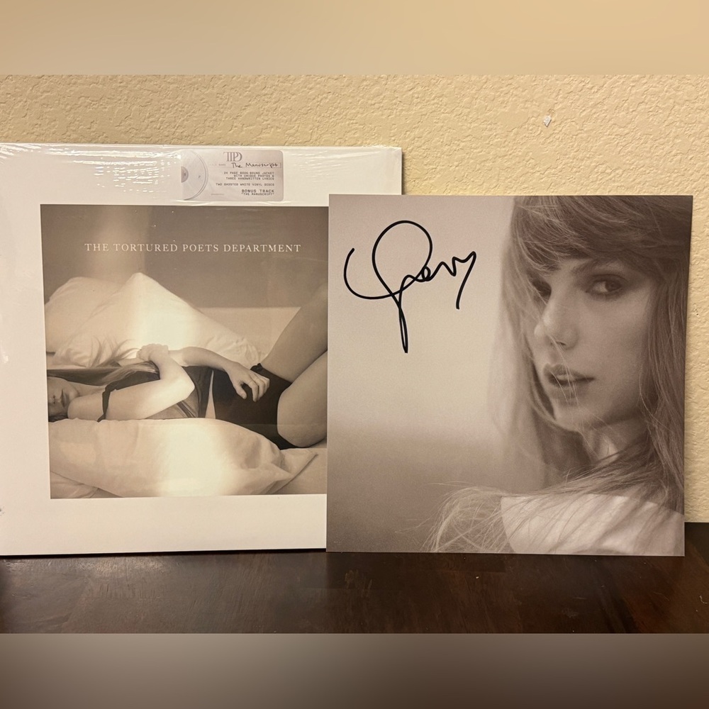 NEW The Tortured Poets Department by Taylor Swift! With Autographed Pict…